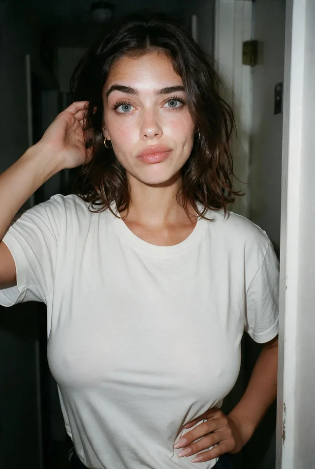 Everyday model input for Chloe Marlowe — Hallway Flash Strip